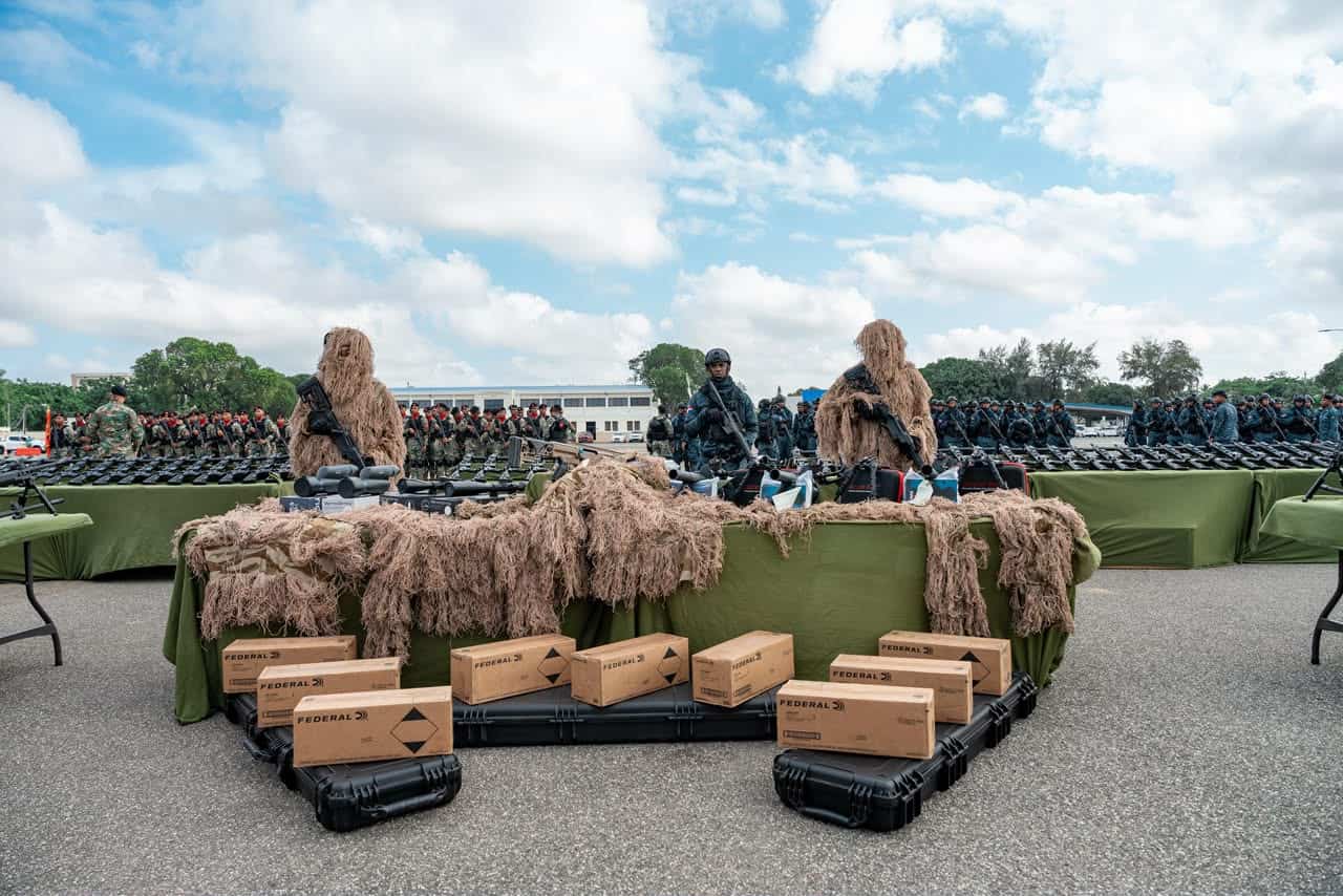Además de las armas, también fueron provistas de camuflajes para fines de combate.