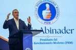 Abinader proyecta al PRM en el poder más allá del 2028 y promete no imponer un heredero