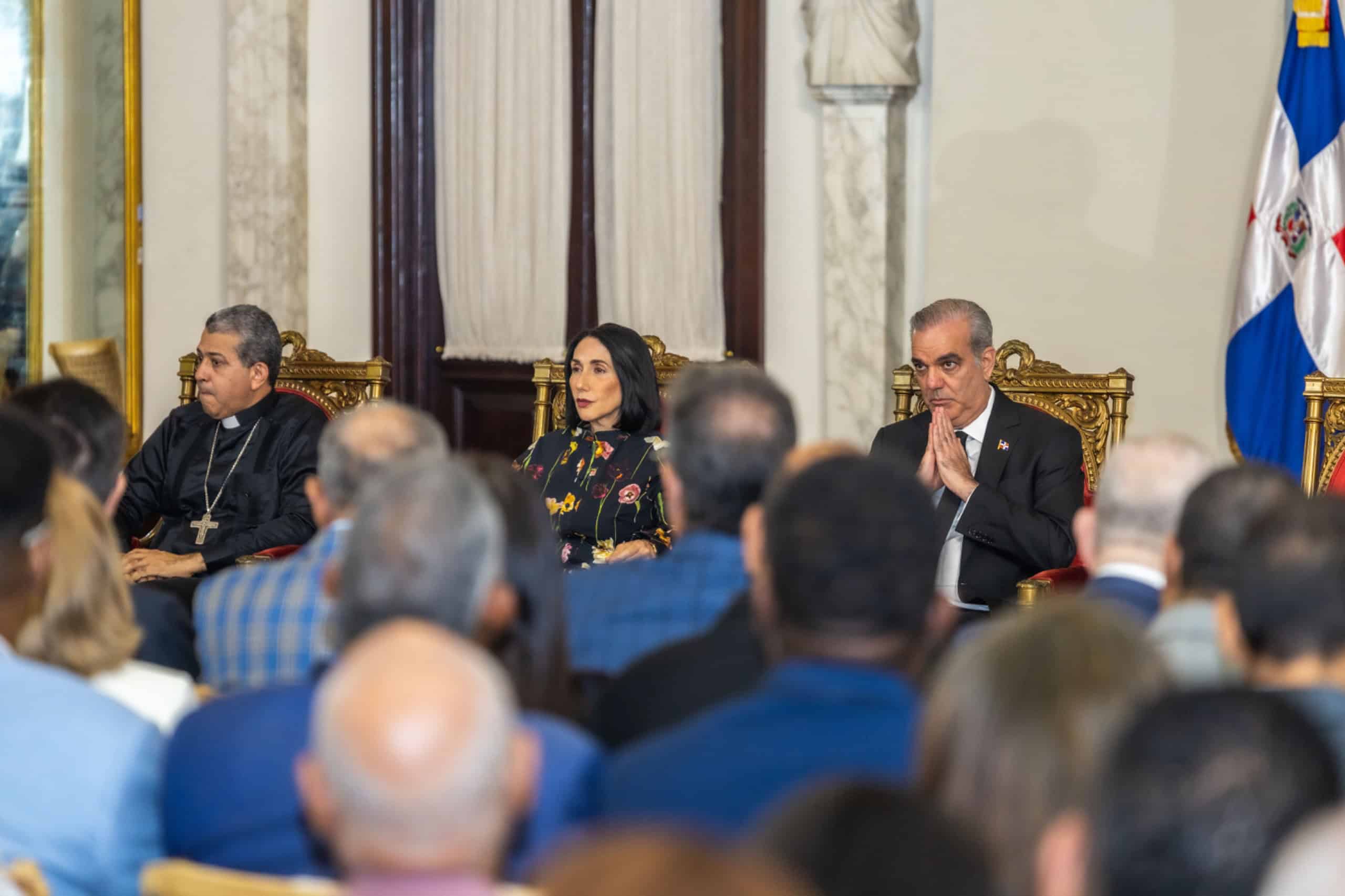 El presidente Luis Abinader encabezó la jornada de oración en el Palacio Nacional.