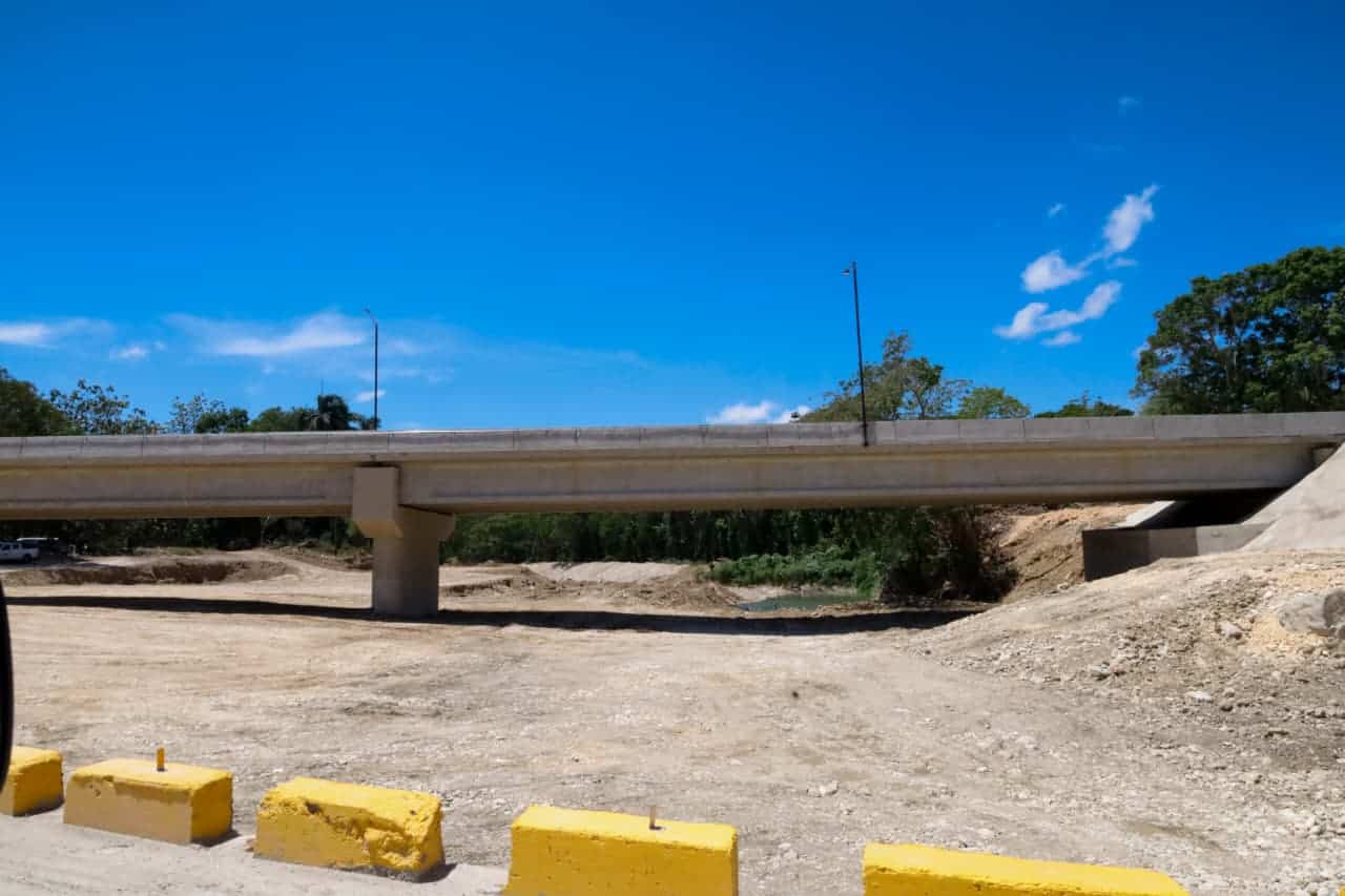 El nuevo puente sobre el río Camú en Puerto Plata fue construido por el Ministerio de Obras Públicas.