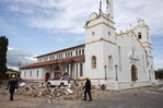 Un hotel y una iglesia colapsan en zona afectada por el terremoto de 7.7 en Panamá